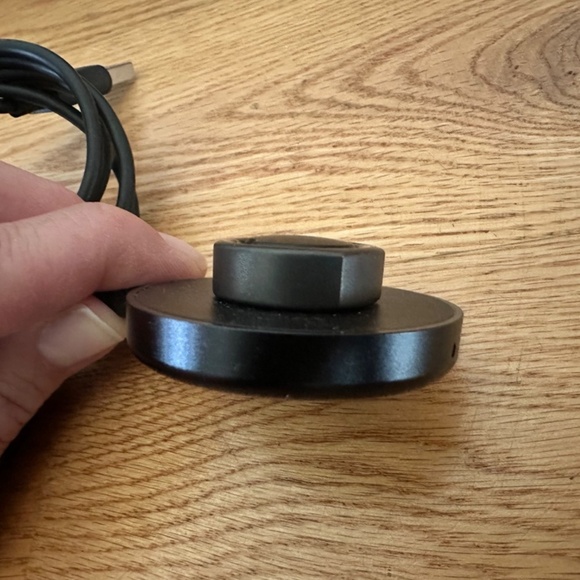 Oura Ring Gen 3 Heritage in Stealth (Size 8) - Picture 9 of 11